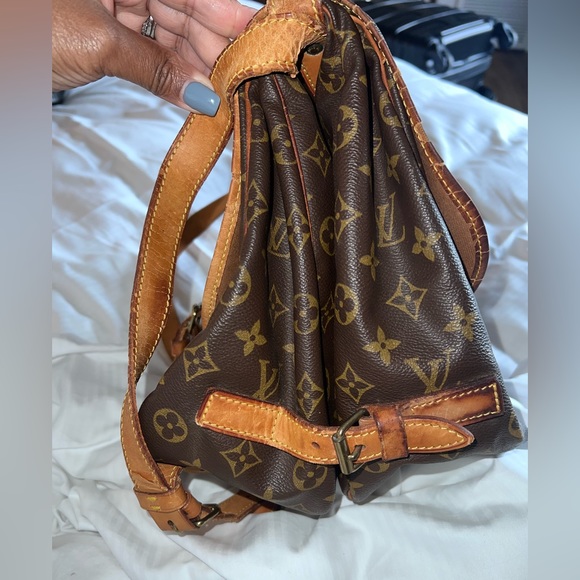 Louis Vuitton Monogram Saumur 35 - Picture 5 of 16